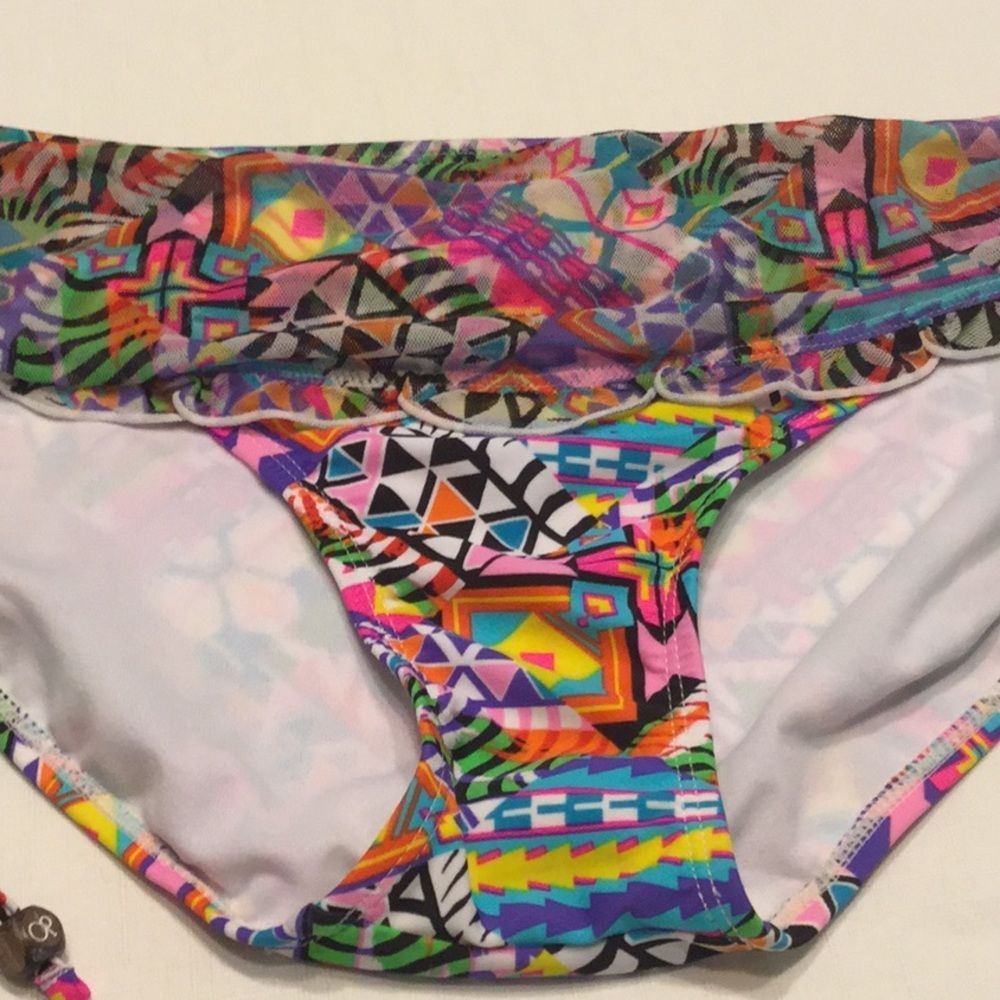 Op Skirted Scoop Bikini Bottoms Bright Geometric - Picture 2 of 8